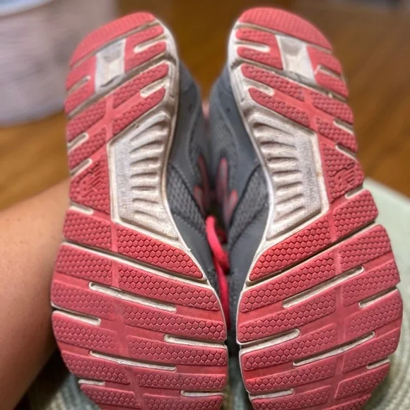 New Balance Gray and Pink Athletic Shoes 550v4 - Picture 7 of 8